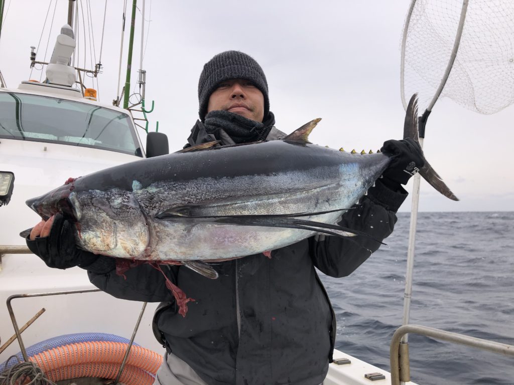 強風の中なんとか釣って貰えました 三重県鳥羽 ジギング 漁盛丸 K Sryousei