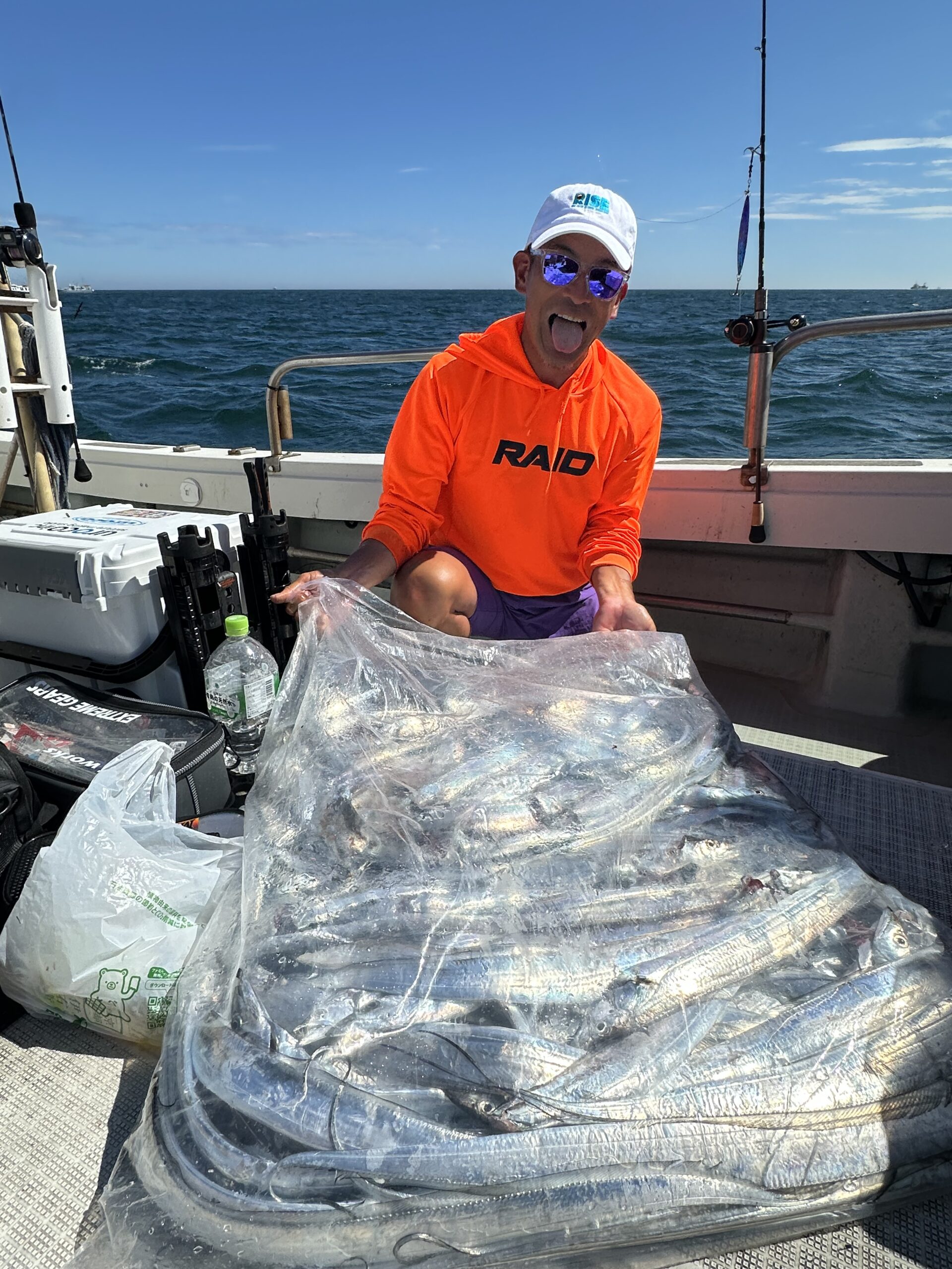 太刀魚ホイホイ 植田マスオさんも参戦してくれましたグッチと2人で200